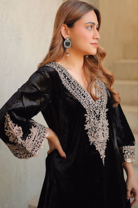 Shop_Sheetal Batra_Black Silk, Velvet Embroidery Round Neck Kirandori Kurta Set _Online_at_Aza_Fashions