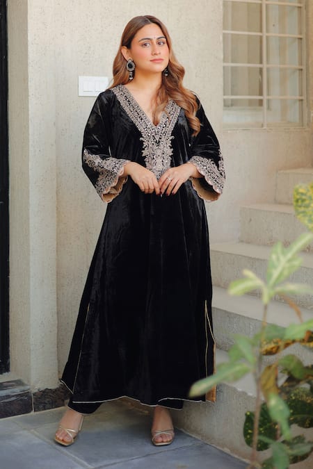 Sheetal Batra_Black Silk, Velvet Embroidery Round Neck Kirandori Kurta Set _at_Aza_Fashions