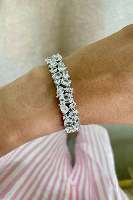 PRERTO_White Fabric Flowers, Diamonds Heart And Jewellery Set _Online_at_Aza_Fashions