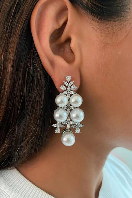 Shop PRERTO White Pearls Floret And Tulip Diamond Jewellery Set Online at Aza Fashions Shop_PRERTO_White Pearls Floret And Tulip Diamond Jewellery Set _Online_at_Aza_Fashions