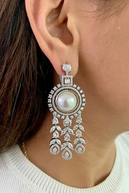 Shop PRERTO White Fabric Flowers, Pearls, Diamonds Geometric And Faux Choker Set at Aza Fashions Shop_PRERTO_White Fabric Flowers, Pearls, Diamonds Geometric And Faux Choker Set _at_Aza_Fashions