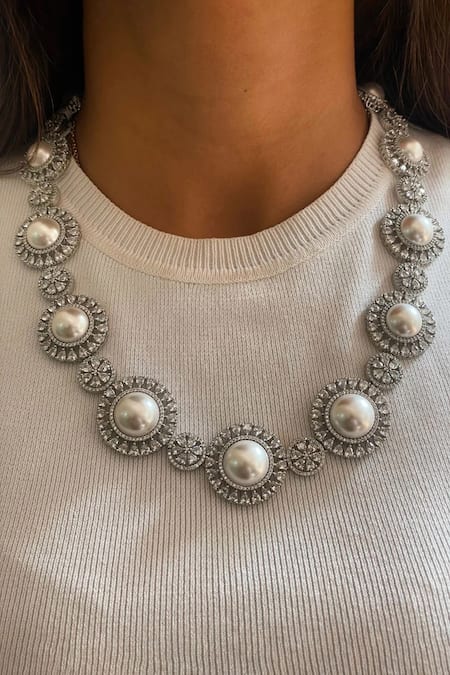 Prerto Pearly Sun Diamond Embellished Necklace Set 