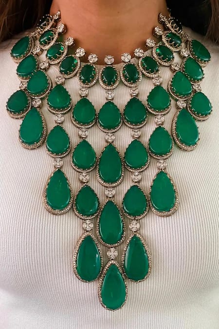 Prerto Teardrop Emerald Stone & Diamond Embellished Necklace Set 