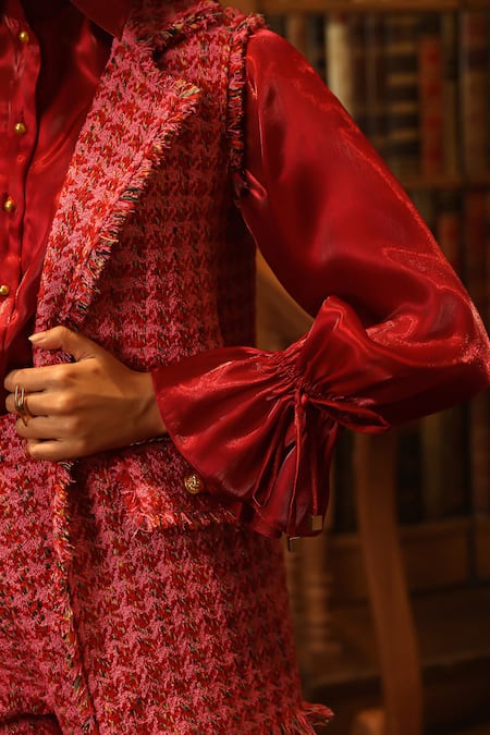 Buy Label Deepika Nagpal Pink Tweed, Taffeta, Organza Collared Gilet And Shorts Set Buy_Label Deepika Nagpal_Pink Tweed, Taffeta, Organza Collared Gilet And Shorts Set