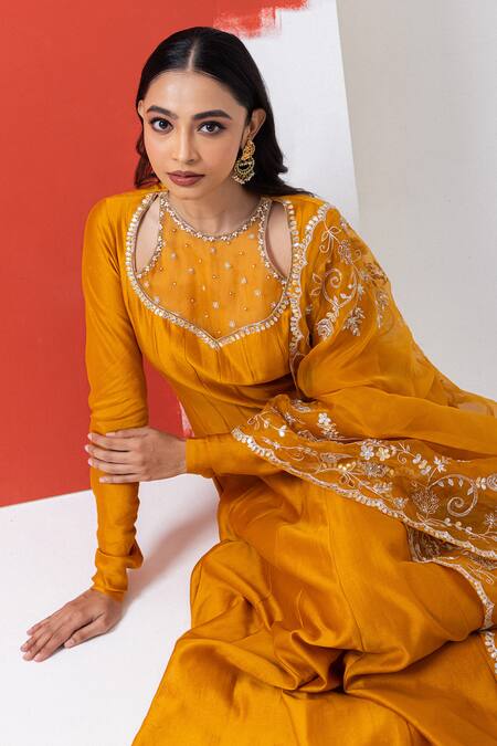 Buy_Mehak Sharma_Yellow Organza, Chanderi Sequins, Pearls Floral Cutdana Embroidered Anarkali Set _Online_at_Aza_Fashions