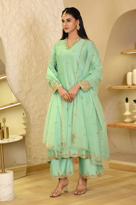 Hasrat By Salma Floral Zardosi Embroidered Kurta Set 