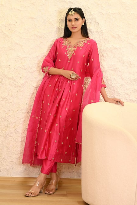 Hasrat By Salma Floral Zardosi Embroidered Kurta Set 