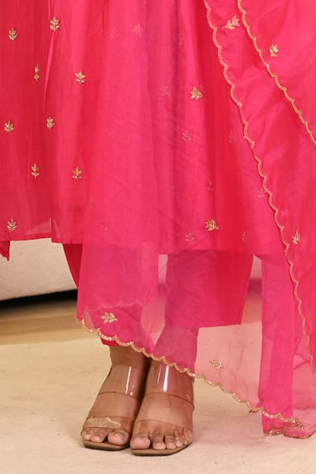 Buy_Hasrat By Salma_Pink Chanderi, Organza Zari, Sequins Split Floral Zardosi Embroidered Kurta Set _Online_at_Aza_Fashions