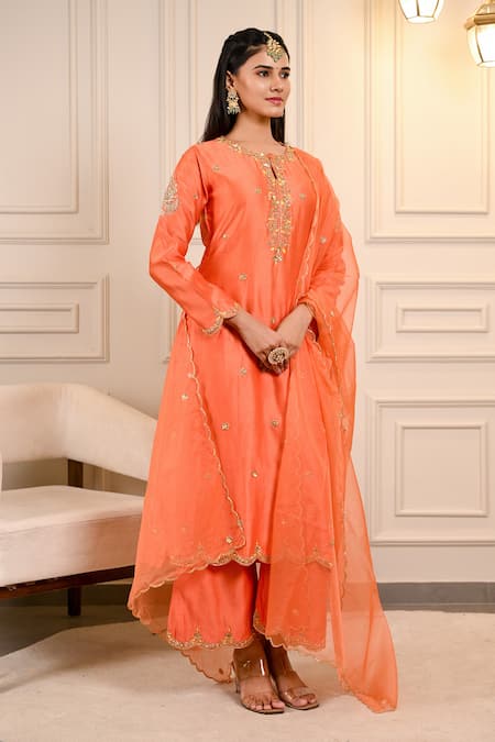 Hasrat By Salma Chanderi Floral Embroidered Kurta Set 