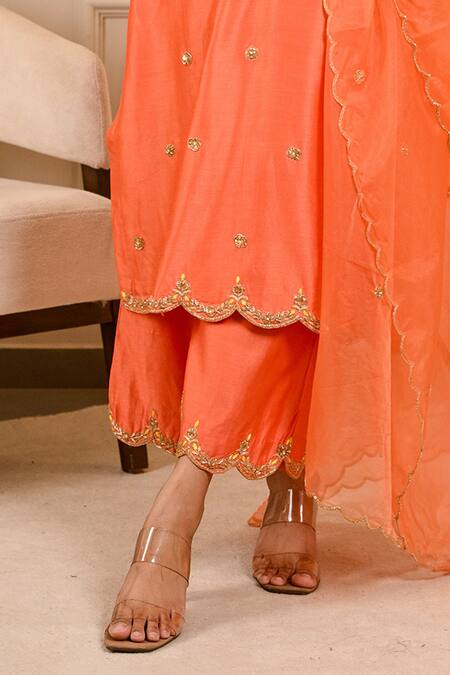 Hasrat By Salma_Orange Chanderi, Organza Sequins, Embroidery Round Neck Floral Kurta Set _Online_at_Aza_Fashions