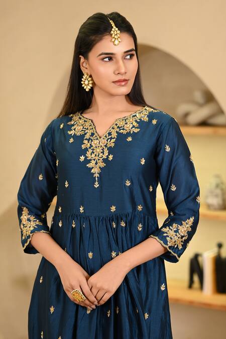 Hasrat By Salma_Blue Chanderi, Organza Embroidery Split V-neck Floral Resham Kurta Set _at_Aza_Fashions