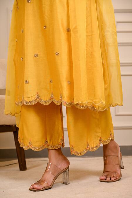 Shop_Hasrat By Salma_Yellow Chanderi, Organza Sequins, Zari Round Neck Floral Embroidered Kurta Set _Online_at_Aza_Fashions