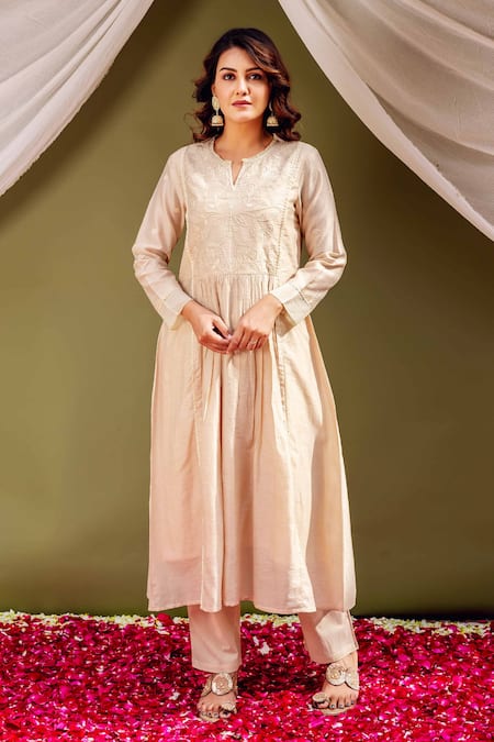 Missprint_Beige Chanderi, Cotton Embroidery Round Neck Floral Thread Kurta Set _Online_at_Aza_Fashions