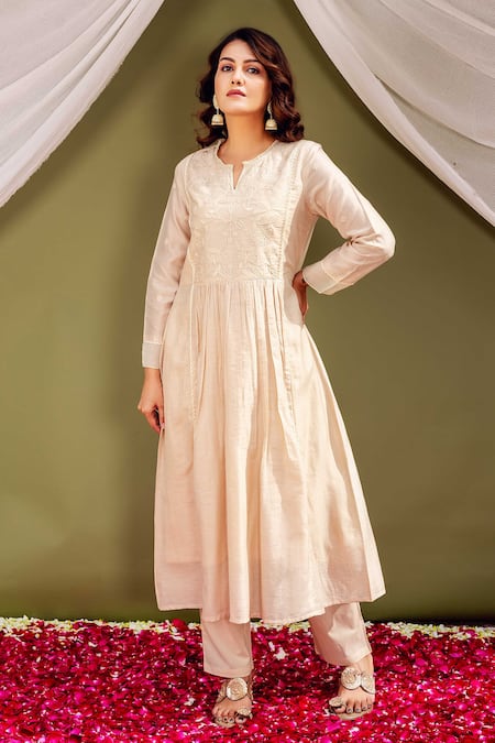 Buy_Missprint_Beige Chanderi, Cotton Embroidery Round Neck Floral Thread Kurta Set _Online_at_Aza_Fashions