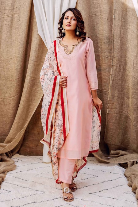 Shop Missprint Pink Chanderi Silk, Cotton Tassels, Embroidery Split V-neck Neckline Kurta Set at Aza Fashions Shop_Missprint_Pink Chanderi Silk, Cotton Tassels, Embroidery Split V-neck Neckline Kurta Set _at_Aza_Fashions