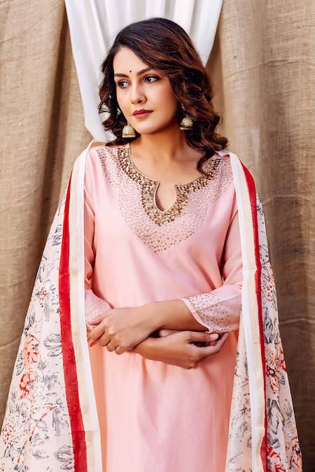 Missprint Pink Chanderi Silk, Cotton Tassels, Embroidery Split V-neck Neckline Kurta Set at Aza Fashions Missprint_Pink Chanderi Silk, Cotton Tassels, Embroidery Split V-neck Neckline Kurta Set _at_Aza_Fashions
