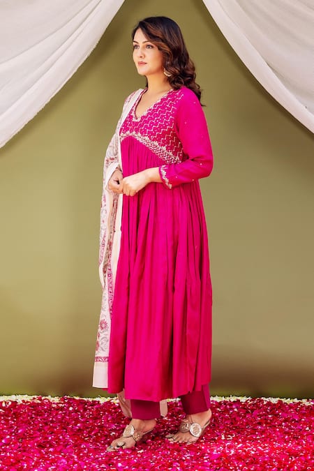 Missprint_Pink Chanderi Silk, Cotton Sequins, Embroidery V-neck Fuchsia Kurta Set _Online_at_Aza_Fashions