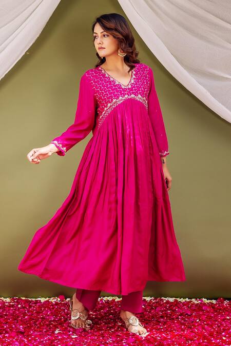 Missprint_Pink Chanderi Silk, Cotton Sequins, Embroidery V-neck Fuchsia Kurta Set _at_Aza_Fashions