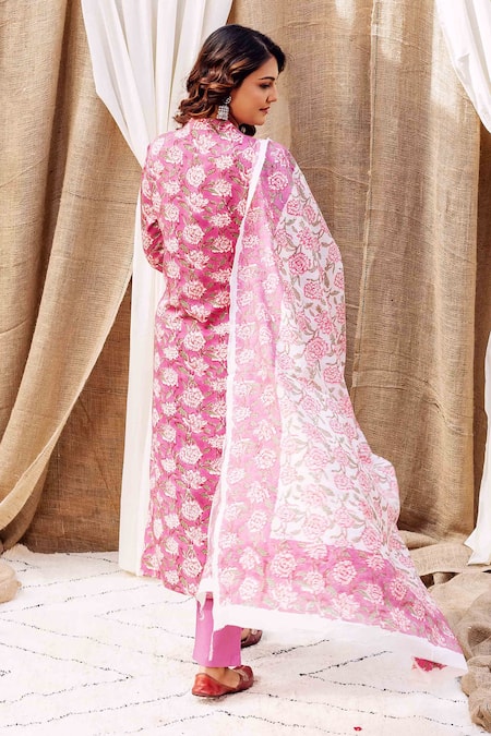 Shop Missprint Purple Modal, Cotton, Chanderi Embroidery Split V-neck Floral Printed Kurta Set at Aza Fashions Shop_Missprint_Purple Modal, Cotton, Chanderi Embroidery Split V-neck Floral Printed Kurta Set _at_Aza_Fashions