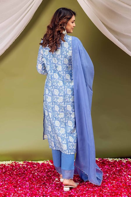 Shop Missprint Blue Chanderi, Cotton, Organza Embroidery V-neck Floral Applique Kurta Set at Aza Fashions Shop_Missprint_Blue Chanderi, Cotton, Organza Embroidery V-neck Floral Applique Kurta Set _at_Aza_Fashions