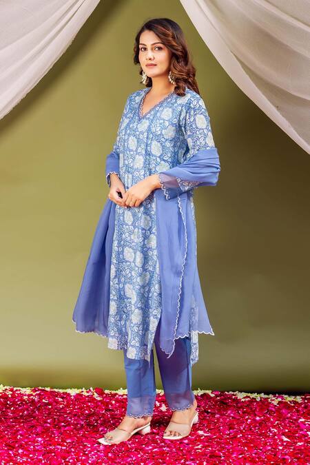 Shop Missprint Blue Chanderi, Cotton, Organza Embroidery V-neck Floral Applique Kurta Set Online at Aza Fashions Shop_Missprint_Blue Chanderi, Cotton, Organza Embroidery V-neck Floral Applique Kurta Set _Online_at_Aza_Fashions