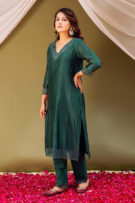Buy Missprint Green Chanderi Silk, Cotton, Organza Embroidery V-neck Applique Kurta Set Online at Aza Fashions Buy_Missprint_Green Chanderi Silk, Cotton, Organza Embroidery V-neck Applique Kurta Set _Online_at_Aza_Fashions