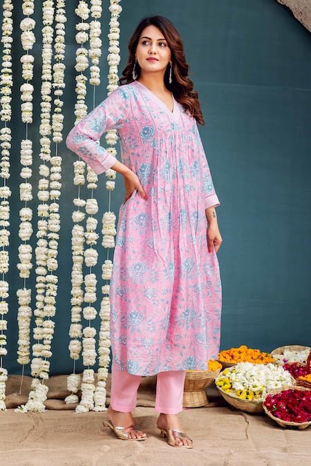 Missprint_Pink Chanderi, Cotton Lace, Embroidery V-neck Floral Print Kurta Set _at_Aza_Fashions