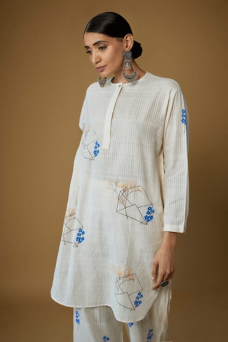 Buy_Inkpikle_Off White Handloom , Embroidery Envelope Flora Print Kurta Set _Online_at_Aza_Fashions