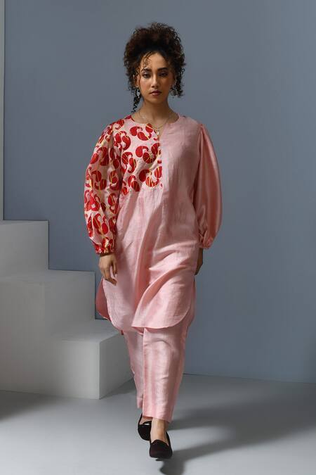 Buy_Inkpikle_Pink Silk, Handloom Cotton Split V-neck Paisley Print Panel Kurta Set _Online_at_Aza_Fashions
