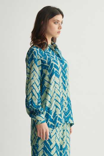 Buy Koai Blue Muslin, Cotton, Silk Collared Chevron Print Balloon Sleeve Shirt Online at Aza Fashions Buy_Koai_Blue Muslin, Cotton, Silk Collared Chevron Print Balloon Sleeve Shirt _Online_at_Aza_Fashions