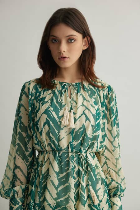 KoAi_Beige Georgette Print Chevron Round Neck Balloon Sleeve Top _Online_at_Aza_Fashions