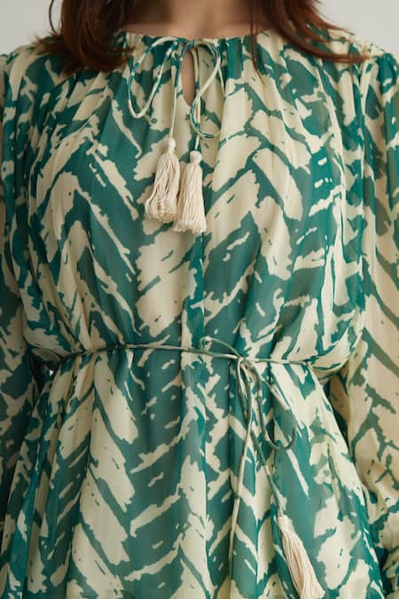 Buy_KoAi_Beige Georgette Print Chevron Round Neck Balloon Sleeve Top 