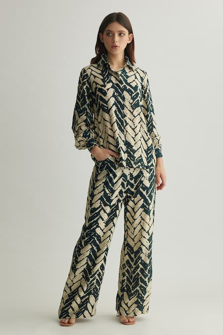 KoAi Chevron Print Straight Pant 