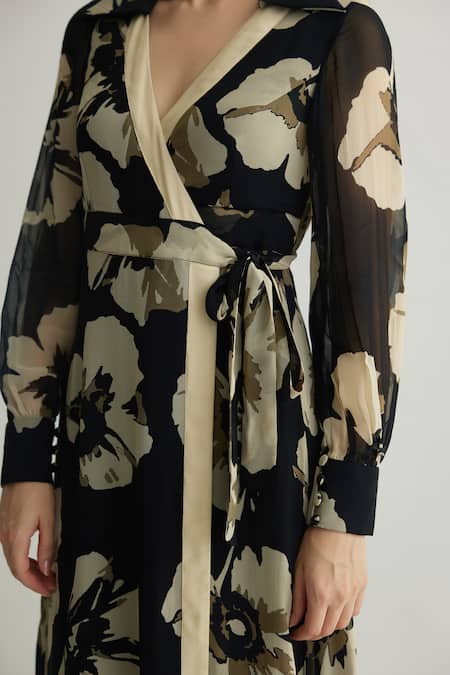 Buy_Koai_Black Georgette V-neck Floral Printed Tie-up Maxi Dress 