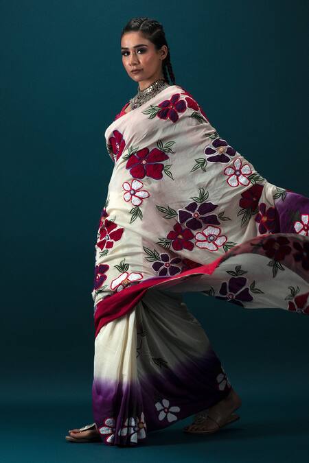 Shop_Svastih_Off White Cotton, Silk Embroidery, Beads Round Neck Floral Applique Saree Set _Online_at_Aza_Fashions