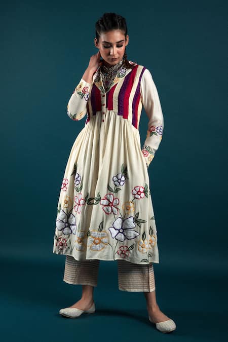 Svastih Emilia Embroidered Tunic With Pant 