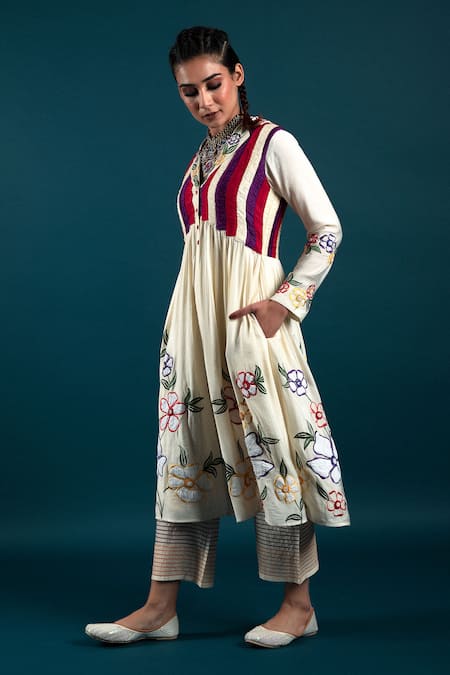 Svastih_Off White Cotton, Silk Embroidery, Beads Floral Applique Tunic And Pant Set _Online_at_Aza_Fashions