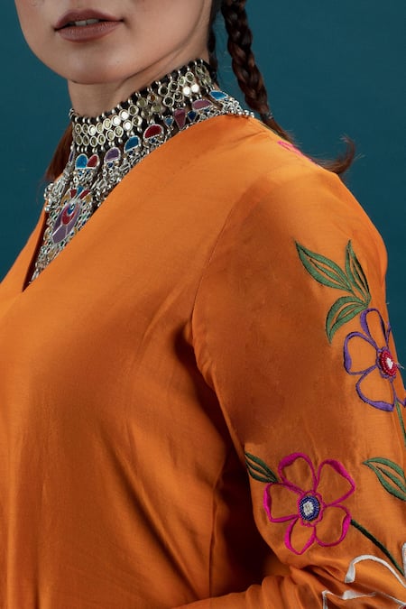 Buy_Svastih_Orange Silk, Chanderi Applique, Beads, Embroidery V-neck Floral Tunic Set _Online_at_Aza_Fashions