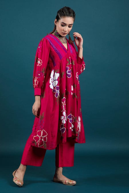 Svastih Ava Embroidered Tunic With Pant 