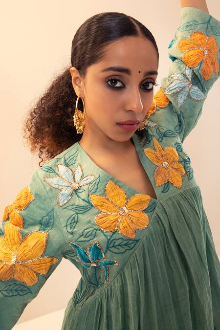 Buy_Svastih_Green Chanderi Embroidery V-neck Teal Floral Anarkali Set _Online_at_Aza_Fashions