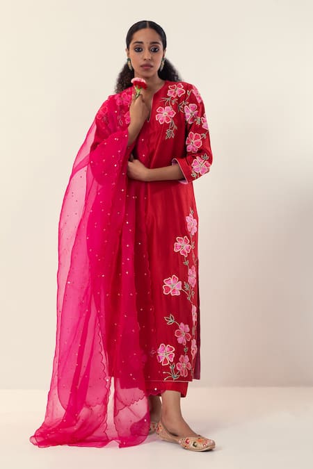 Svastih Ayat Floral Embroidered Chanderi Kurta With Pant 