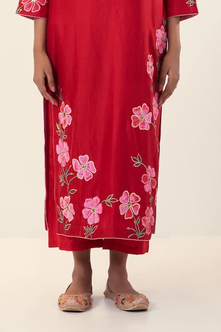 Buy_Svastih_Red Chanderi Embroidery Collared Floral Kurta Set _Online_at_Aza_Fashions
