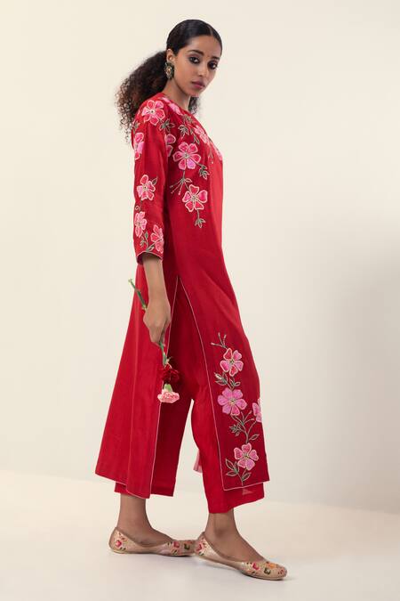 Shop_Svastih_Red Chanderi Embroidery Collared Floral Kurta Set _Online_at_Aza_Fashions