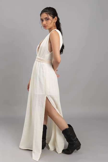 Buy Lavina Sippy White Cotton Plunge Neck Pleated Maxi Dress With Belt Online at Aza Fashions Buy_Lavina Sippy_White Cotton Plunge Neck Pleated Maxi Dress With Belt _Online_at_Aza_Fashions