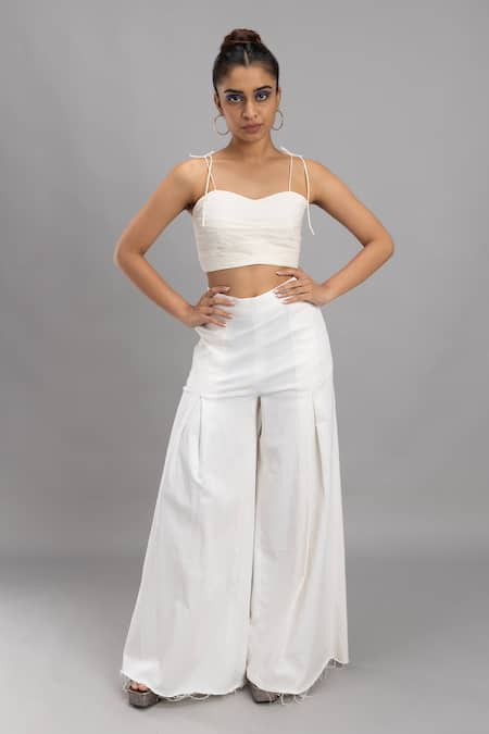 Lavina sippy White Organic Cotton Solid Sweetheart Neck Gathered Pleated Crop Top 