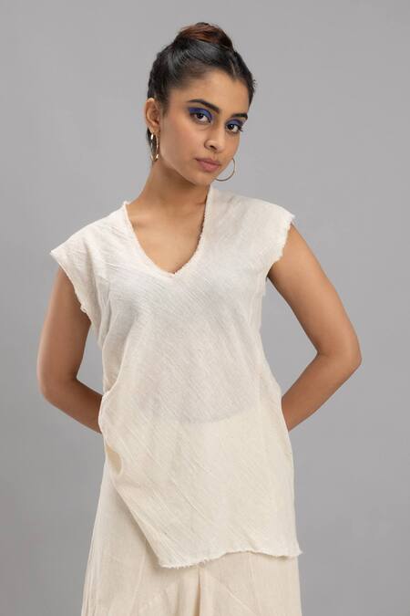 Lavina Sippy Beige Handloom Cotton V-neck Solid Cap Sleeve Vest Top Online at Aza Fashions Lavina Sippy_Beige Handloom Cotton V-neck Solid Cap Sleeve Vest Top _Online_at_Aza_Fashions