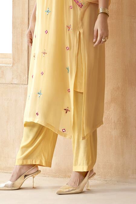 Shop_Seams Pret And Couture_Yellow Georgette Mirrors, Embroidery V-neck Kurta Set _Online_at_Aza_Fashions