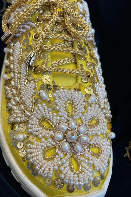 Buy_Zori World_Yellow Pearl Zardozi Embroidered Sneakers 