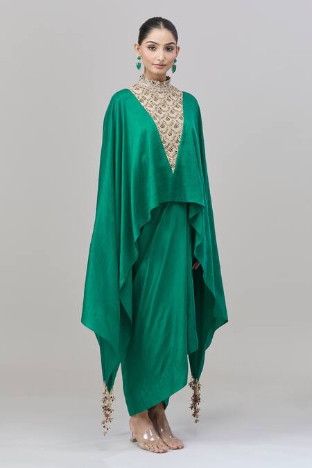 Anand Kabra Emerald Green Embroidery Zardozi Round High Neck Scallop Kaftan Set at Aza Fashions Anand Kabra_Emerald Green Embroidery Zardozi Round High Neck Scallop Kaftan Set_at_Aza_Fashions