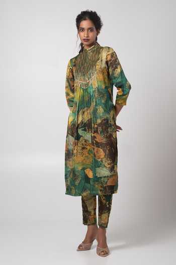 Advait_Green Linen, Satin Sequins, Cut Work Bandeau Hand Embroidered Yoke Kurta Set _Online_at_Aza_Fashions